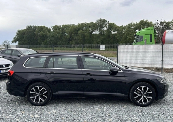 Volkswagen Passat cena 89900 przebieg: 155900, rok produkcji 2021 z Wojkowice małe 352